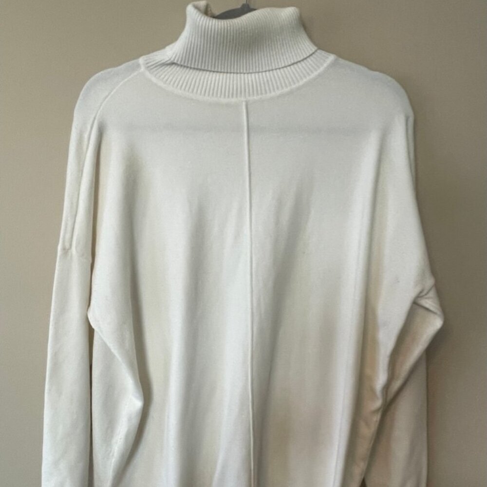 Zenana  Ivory long Sleeve Turtle Neck Large